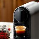 네스프레소 머신과 프리미엄 티 컬렉션